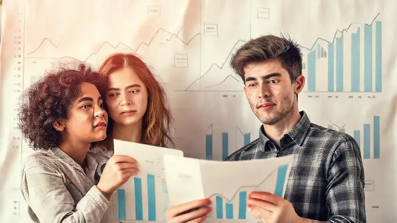Jóvenes invierten para un futuro tranquilo