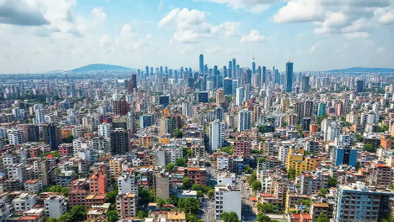 Una ciudad moderna y prometedora emerge